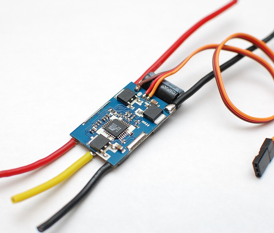 three-phase wires from motor to ESCs,